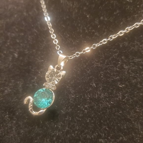 New Kitty Cat Charm Blue Crystal Silver Necklace. - Picture 5 of 14